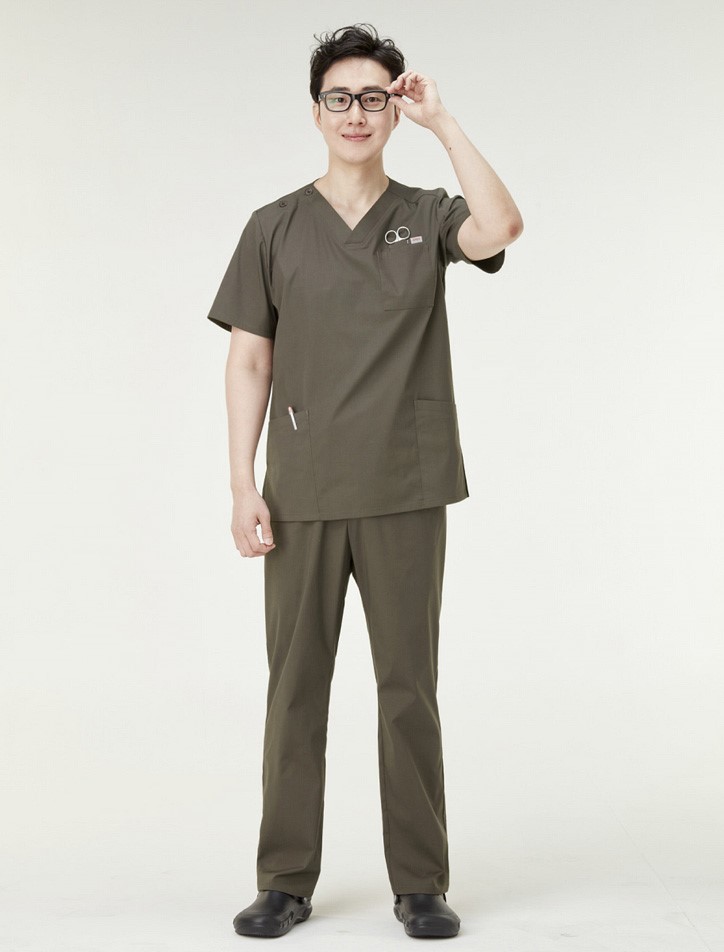 Good.U ST-510 棕色醫療制服